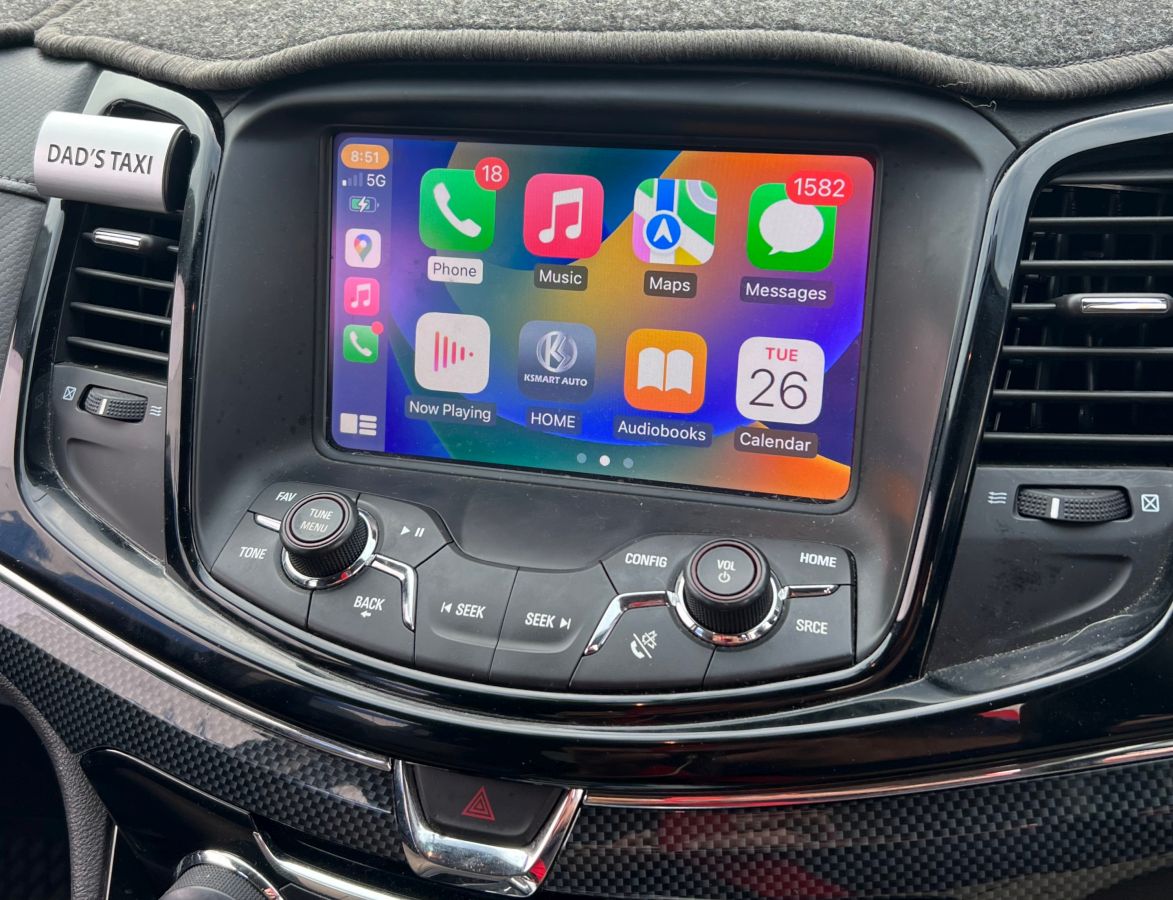 Commodore 2015 Apple CarPlay Upgrade | Creative Installations