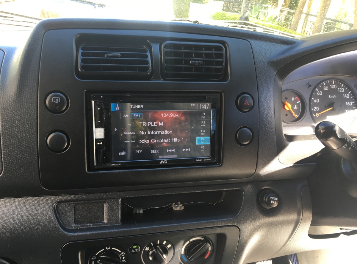 Apv 2013 Jvc Kw-v250bt Head Unit 