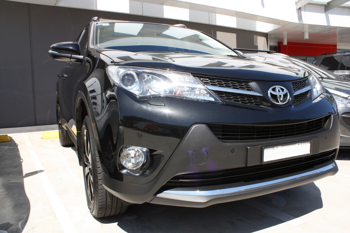 RAV4 2015 Front Parking Sensors | Creative Installations